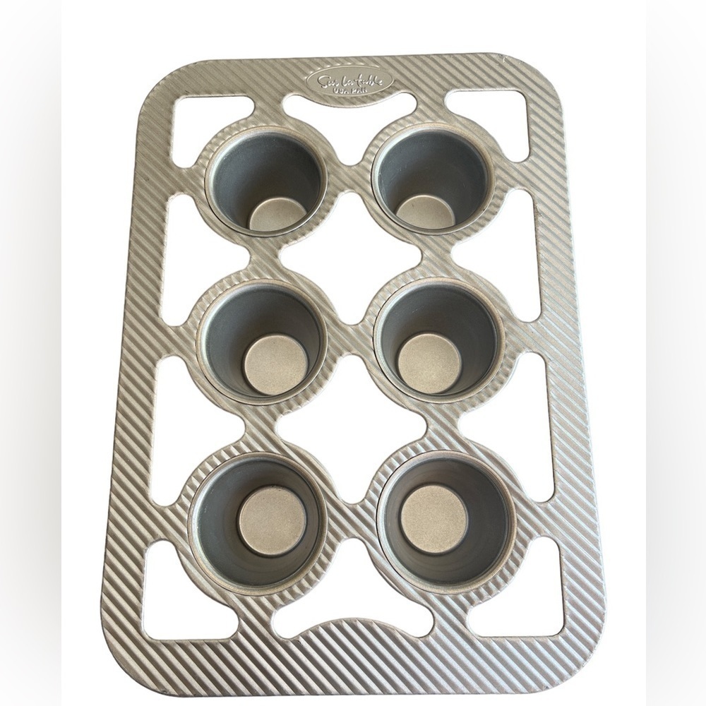Sue La Table Deep Cupcake Muffin Baking Pan